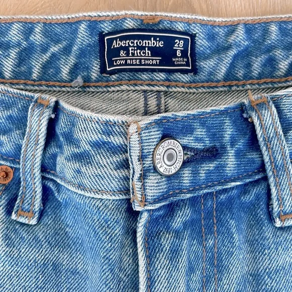 🆕 ABERCROMBIE & FITCH (A&F) | Denim Shorts - Picture 3 of 6